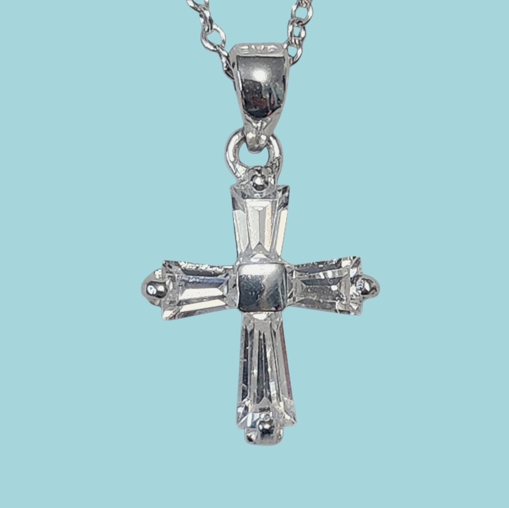 Small Sterling Silver CROSS pendant With Chain NEW